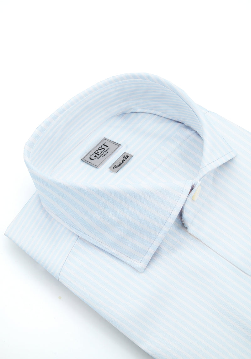 Camicia Piumino In Pregiato Cotone Egiziano Azzurra Con Righe Bianche - Vista Frontale - Camicia Cotone Italiano - Gest Ca... — Camicia Gest