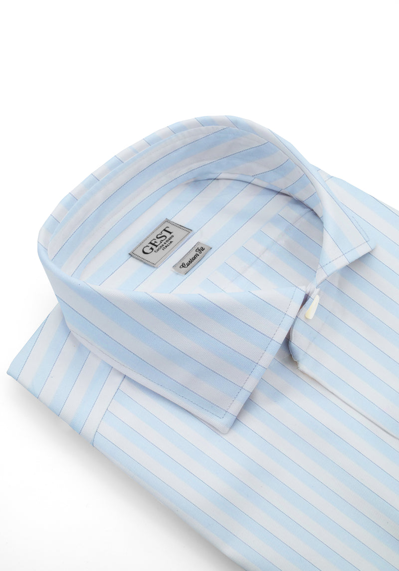 Camicia Piumino In Pregiato Cotone Egiziano Giza 87 Azzurra con Doppie Righe - Vista Frontale - Camicia Cotone Italiano - ... — Camicia Gest